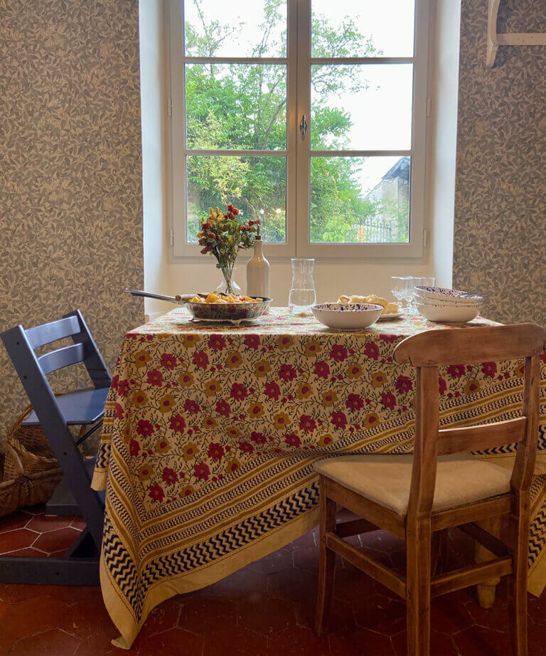 Evy Single Throw in Tote Bag