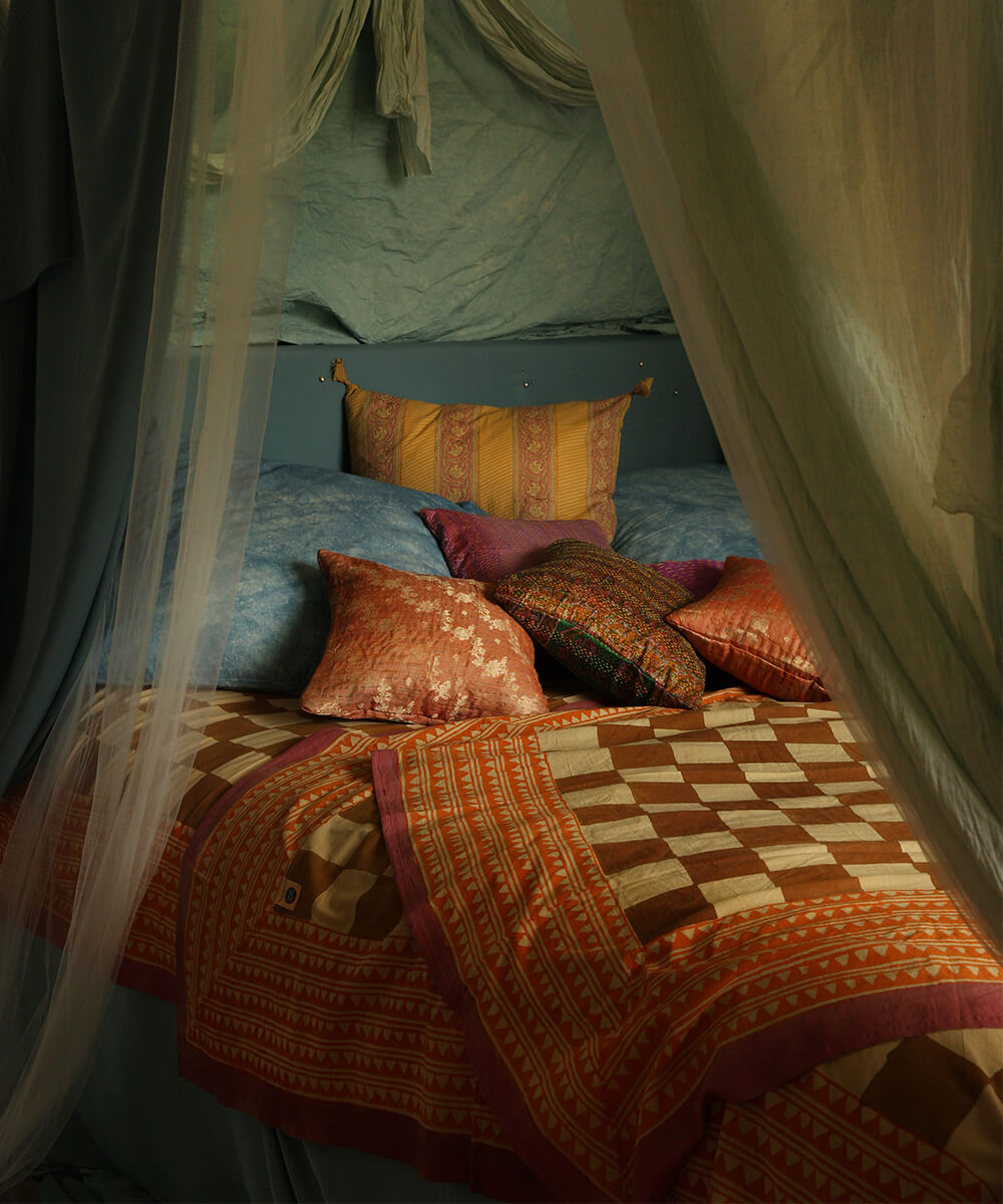 checkmate-double-throw-in-tote-bag-doing-goods